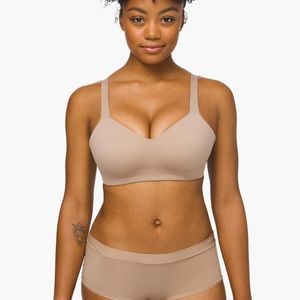 NWT Lululemon Hold True Bra